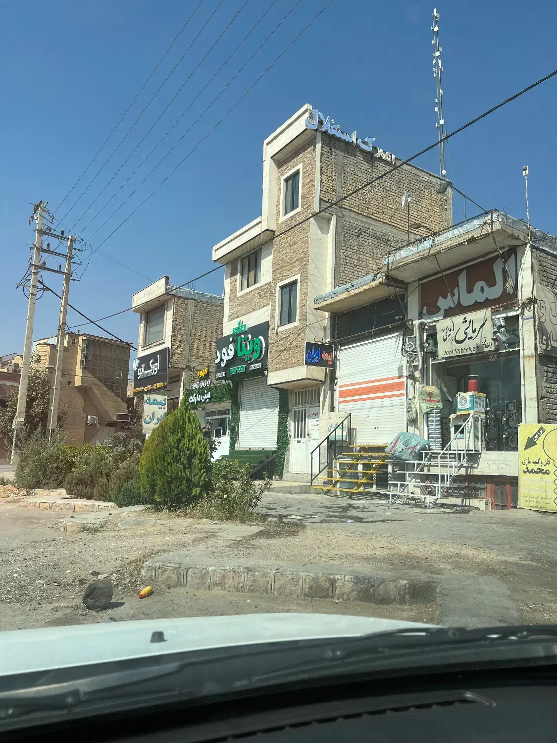 مغازه تجاری در کنار گذر اصلی|اجارهٔ مغازه و غرفه|شیراز, گویم|دیوار