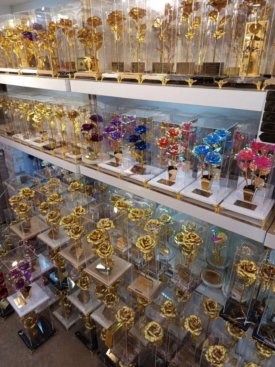 باکس گل رز طلایی پایه چوبی mdfروکش وکیوم|گل مصنوعی|تهران, فردوسی|دیوار