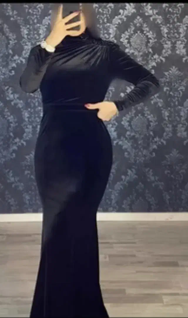 لباس مجلسی در حد نو|لباس|صدرا-فارس, فاز ۱|دیوار