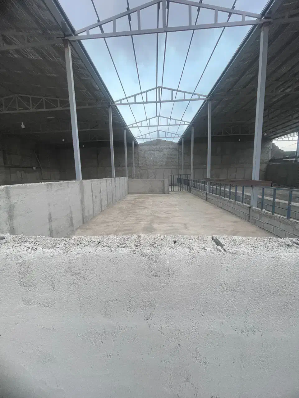 اجاره سوله برای دامداری گوسفند یا گاو|اجارهٔ دفتر صنعتی، کشاورزی، تجاری|رباط‌کریم, انجم آباد|دیوار