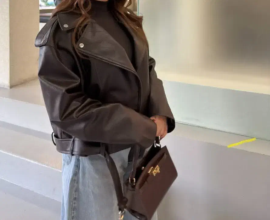 کت چرم قهوه ای|لباس|شیراز, زرهی|دیوار