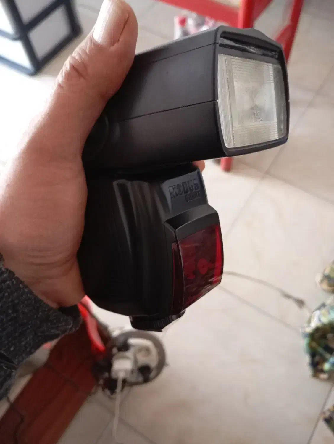 فلش دوربین|دوربین عکاسی و فیلم‌برداری|پرند, فاز ۶|دیوار