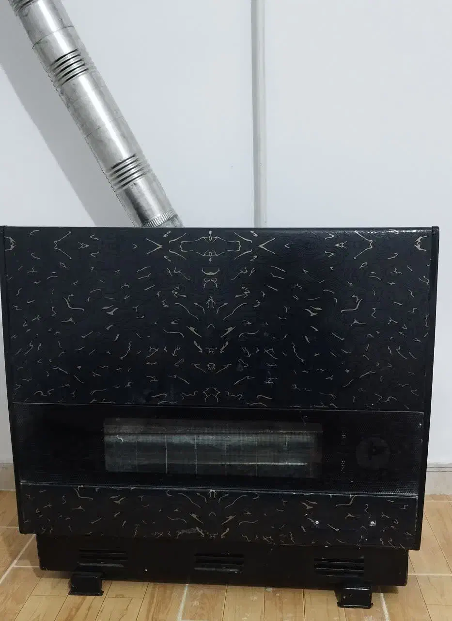 بخاری گازی سالم در حد نو|بخاری، هیتر، شومینه|قروه, |دیوار