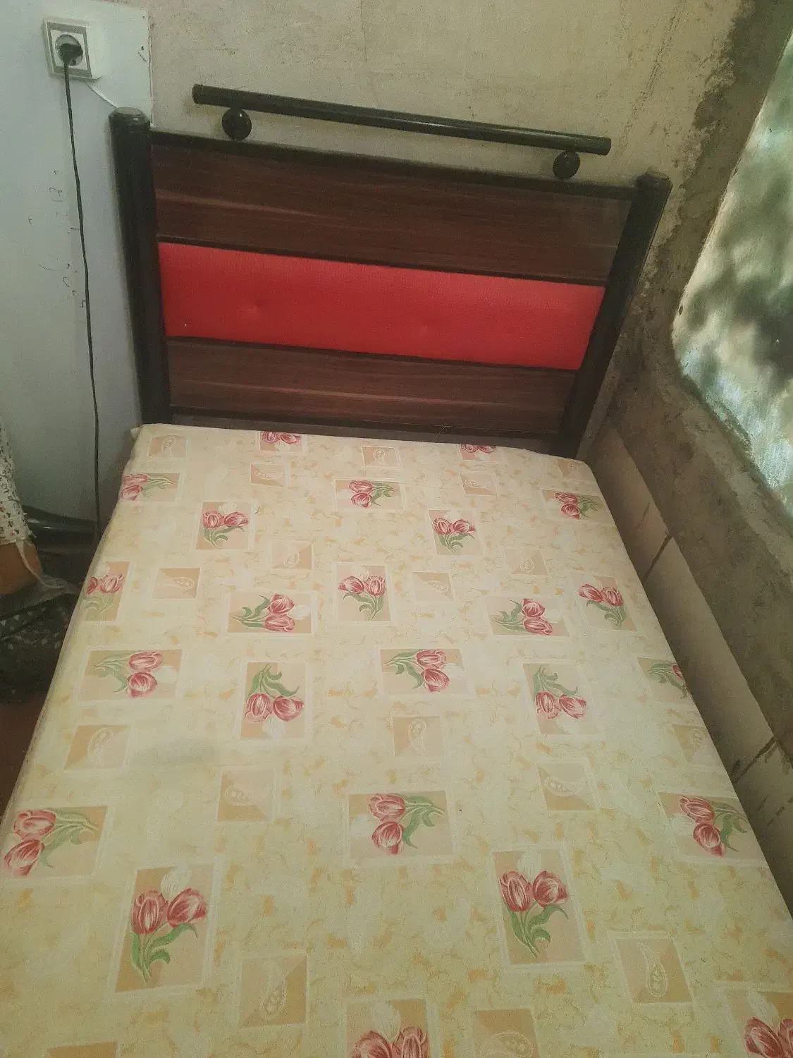 تخت خواب یک نفره|تخت و سرویس خواب|نیشابور, بلوار گلها|دیوار