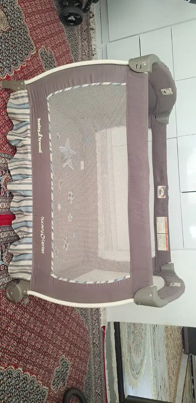 تخت سالم و در حد نو|تخت و صندلی بچه|مشگین شهر, |دیوار