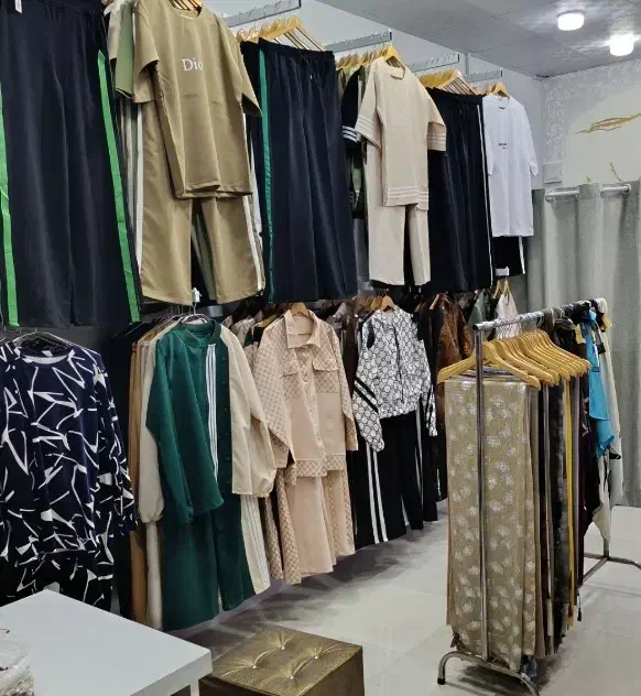 مقداری لباس زنانه سر قیمت خرید یکجا . تغییرشغل|لباس|جیرفت, |دیوار