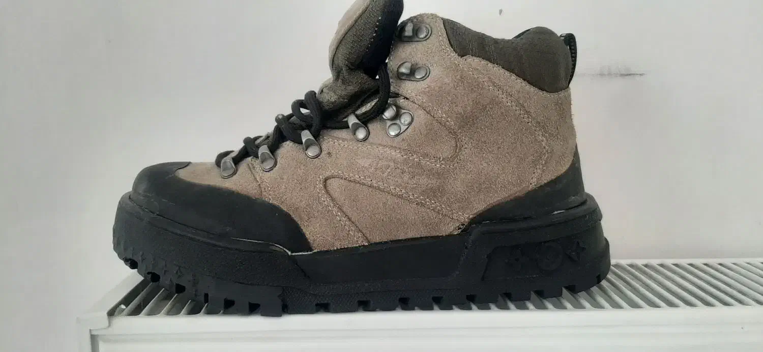 کفش کوهنوردی زنانه ۳۸|کیف، کفش، کمربند|تهران, شهید رجایی|دیوار