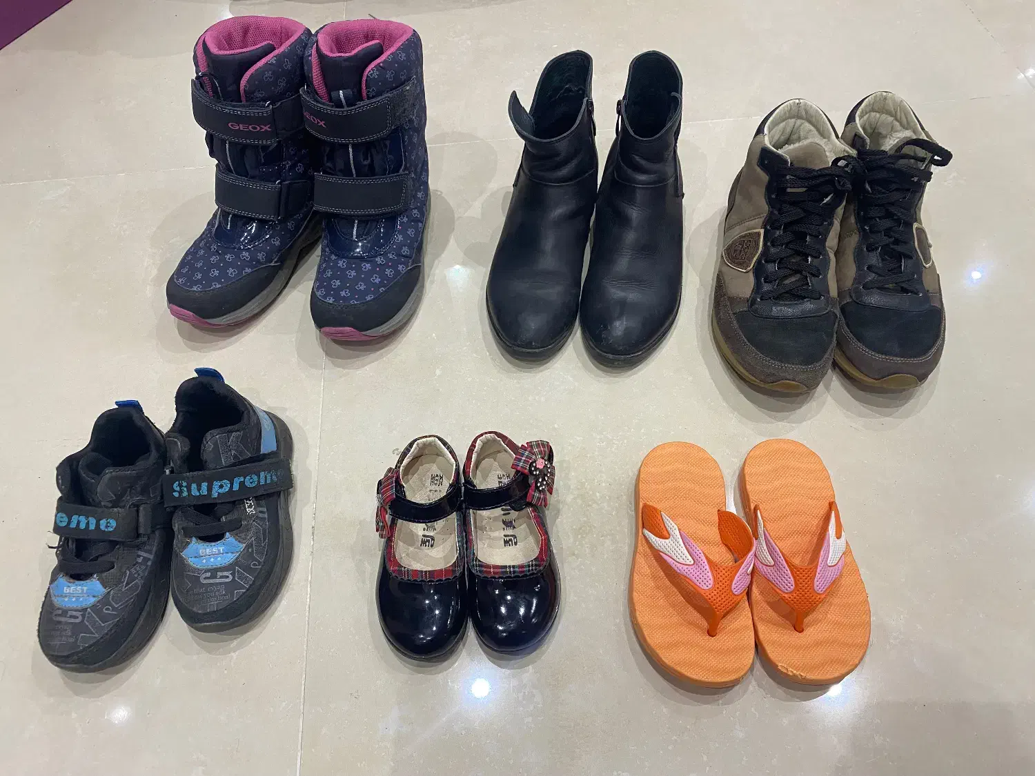 تعداد زیادی کفش و چکمه خارجی تا سایز ۳۹|کیف، کفش، کمربند|زنجان, |دیوار