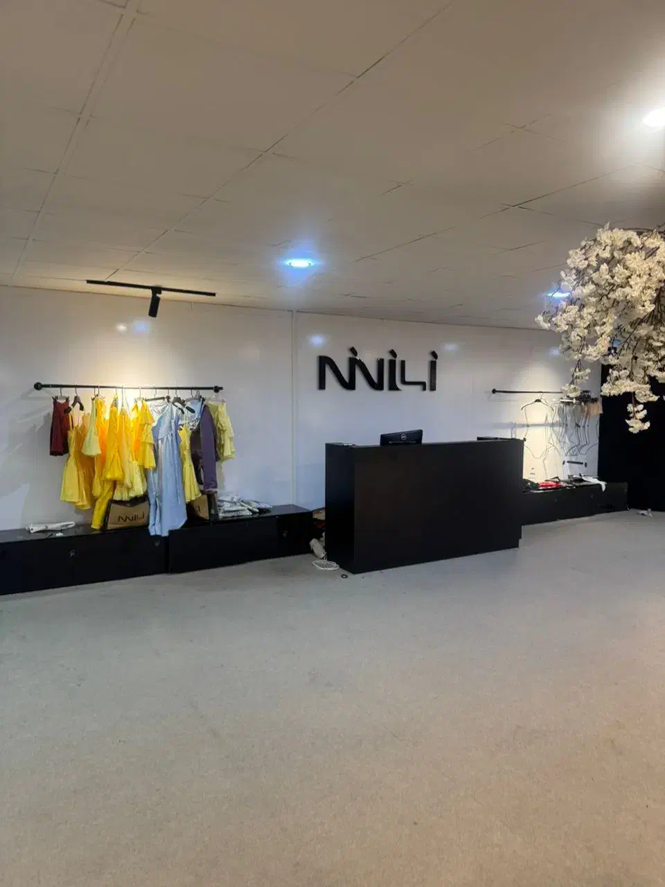 رگال و نورپردازی و میز|فروشگاه و مغازه|مبارکه, |دیوار