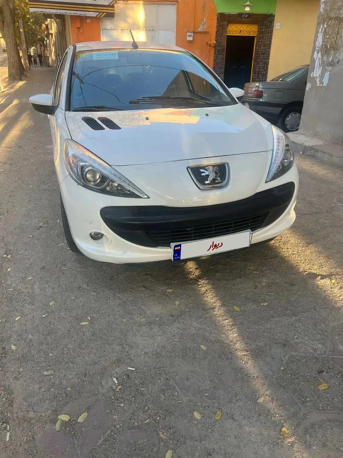 ۲۰۷ دنده ای سفید|خودرو سواری و وانت|سقز, |دیوار