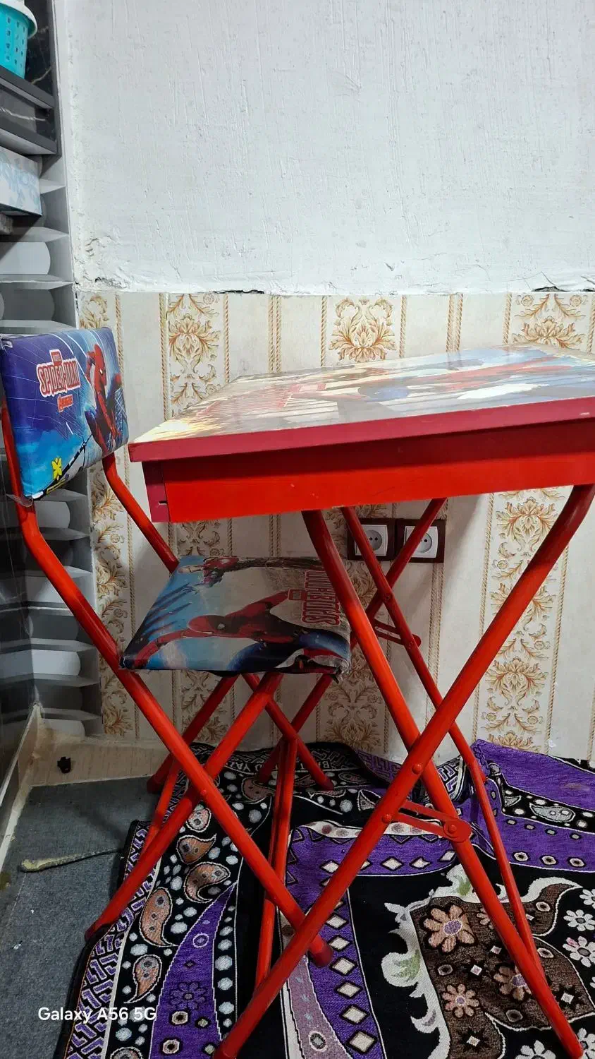 میز تحریر قرمز|میز تحریر و کامپیوتر|یاسوج, |دیوار