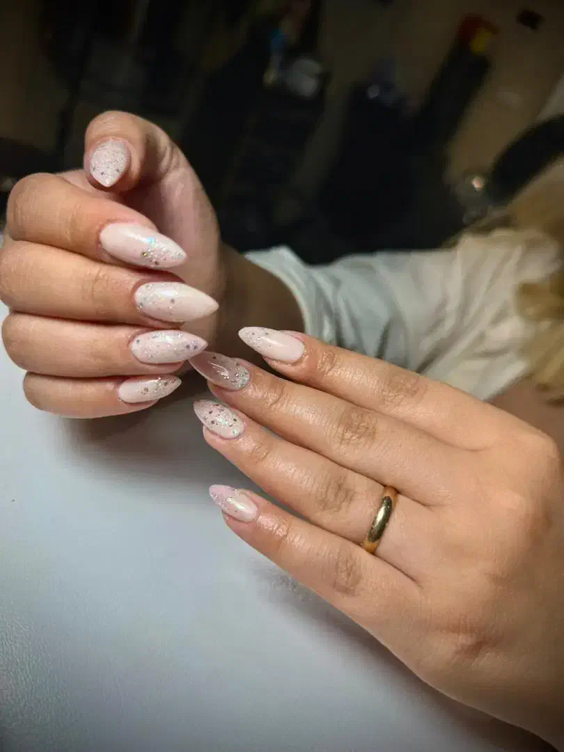 خدمات کاشت ناخن (کوی چمران)فقط ۲۵۰|خدمات آرایشگری و زیبایی|رشت, پیرکلاچای|دیوار