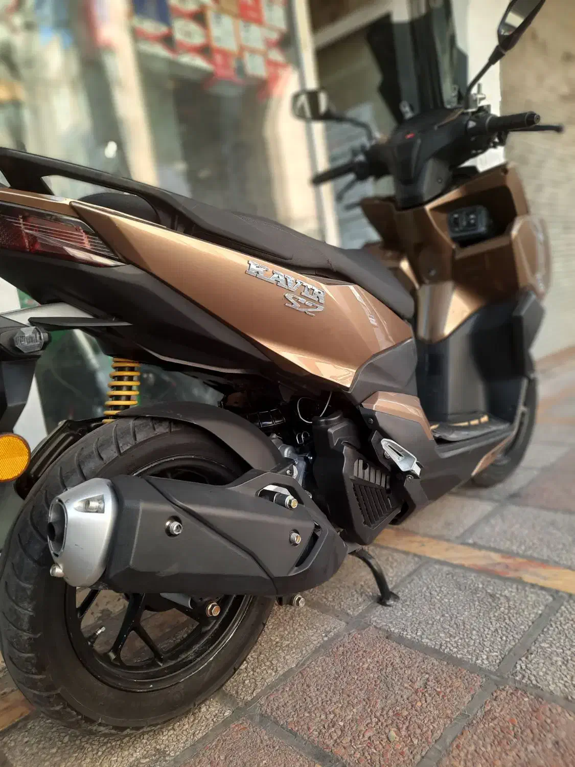 واریو ۱۷۰ کویر کلیک آیروکس مدل ۱۴۰۳ در حد|موتورسیکلت|اندیشه, اندیشه فاز ۱|دیوار