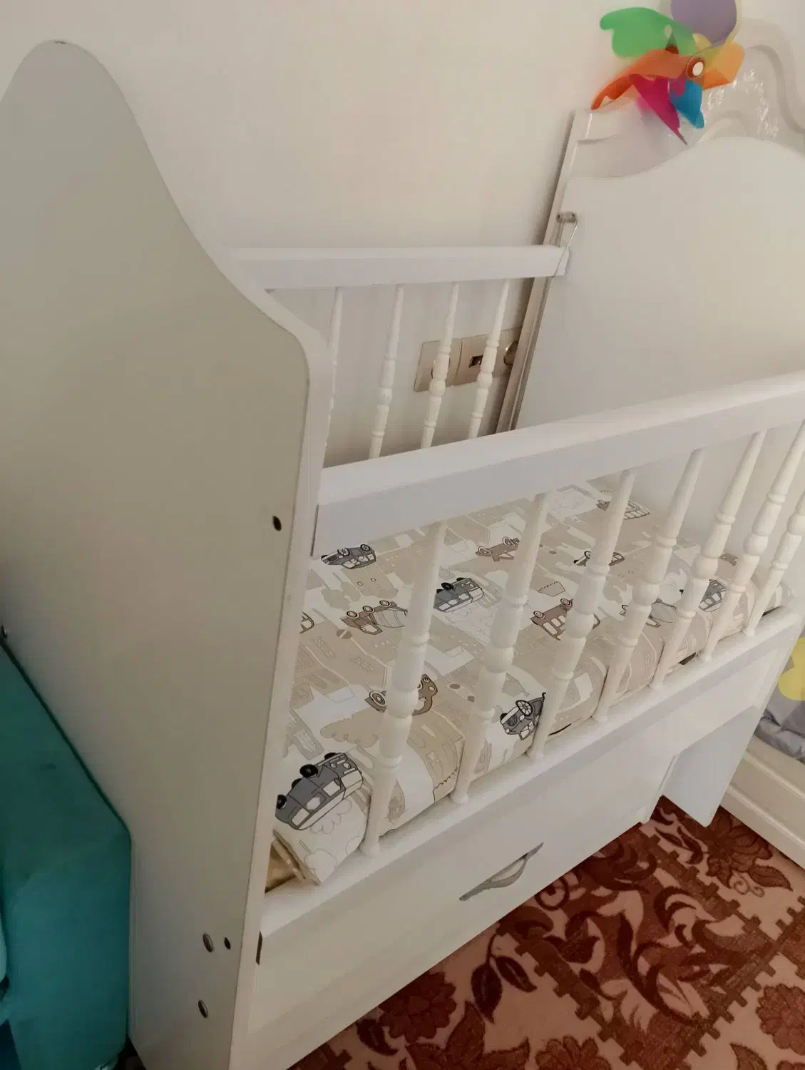 تخت گهواره ای نوزاد تمیز و در حد نو|تخت و صندلی بچه|تهران, شهرک شریفی|دیوار