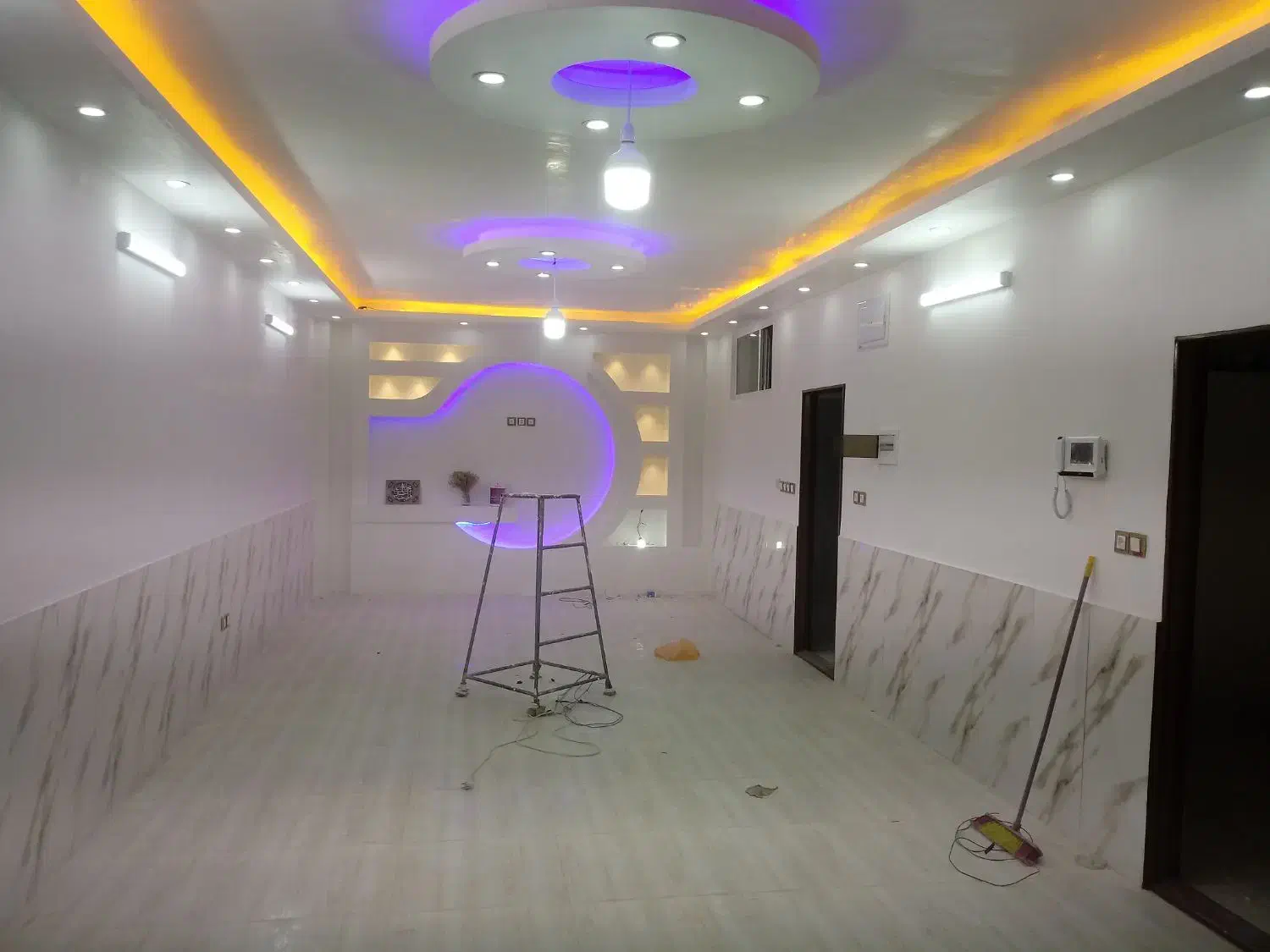 برقکار ساختمان (برقکاری سیم کشی مهندسی)|خدمات پیشه و مهارت|سبزوار, باهنر|دیوار