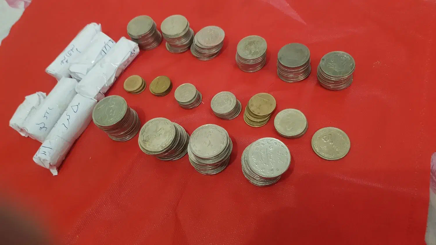 سکه جمهوری ازسال ۵۸وتعدادی اسکناس هزاری افغان درح|کلکسیون سکه، تمبر، اسکناس|تهران, مروارید شهر|دیوار