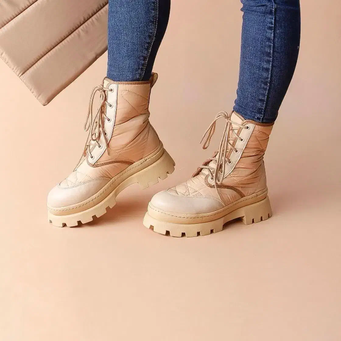 بوت، کتونی و صندل|کیف، کفش، کمربند|ساری, |دیوار