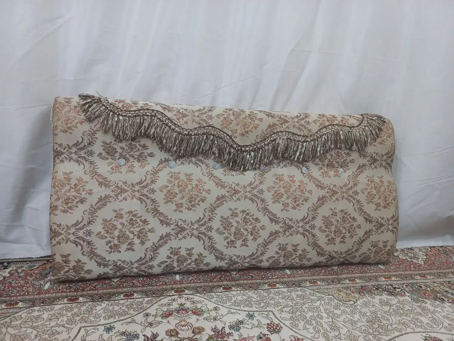 ۶عدد پشتی سالم|پشتی|ساوه, |دیوار