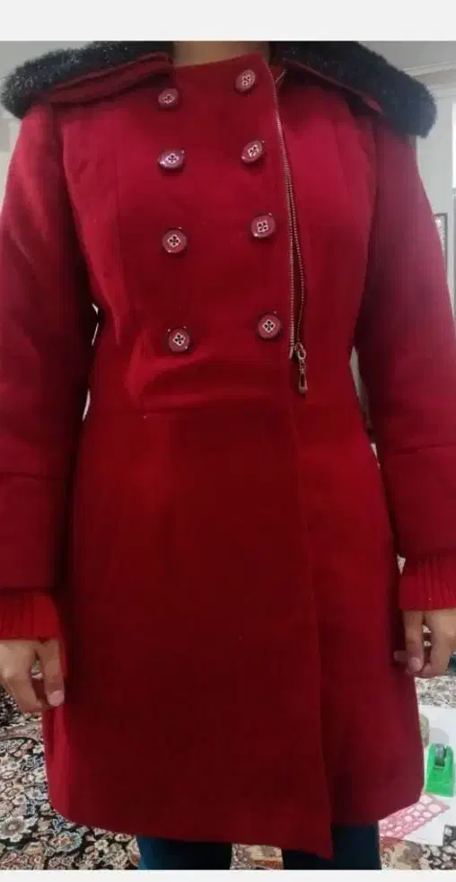 دو عدد پالتو، چرم و فوتر بد حد نونو|لباس|ایذه, |دیوار
