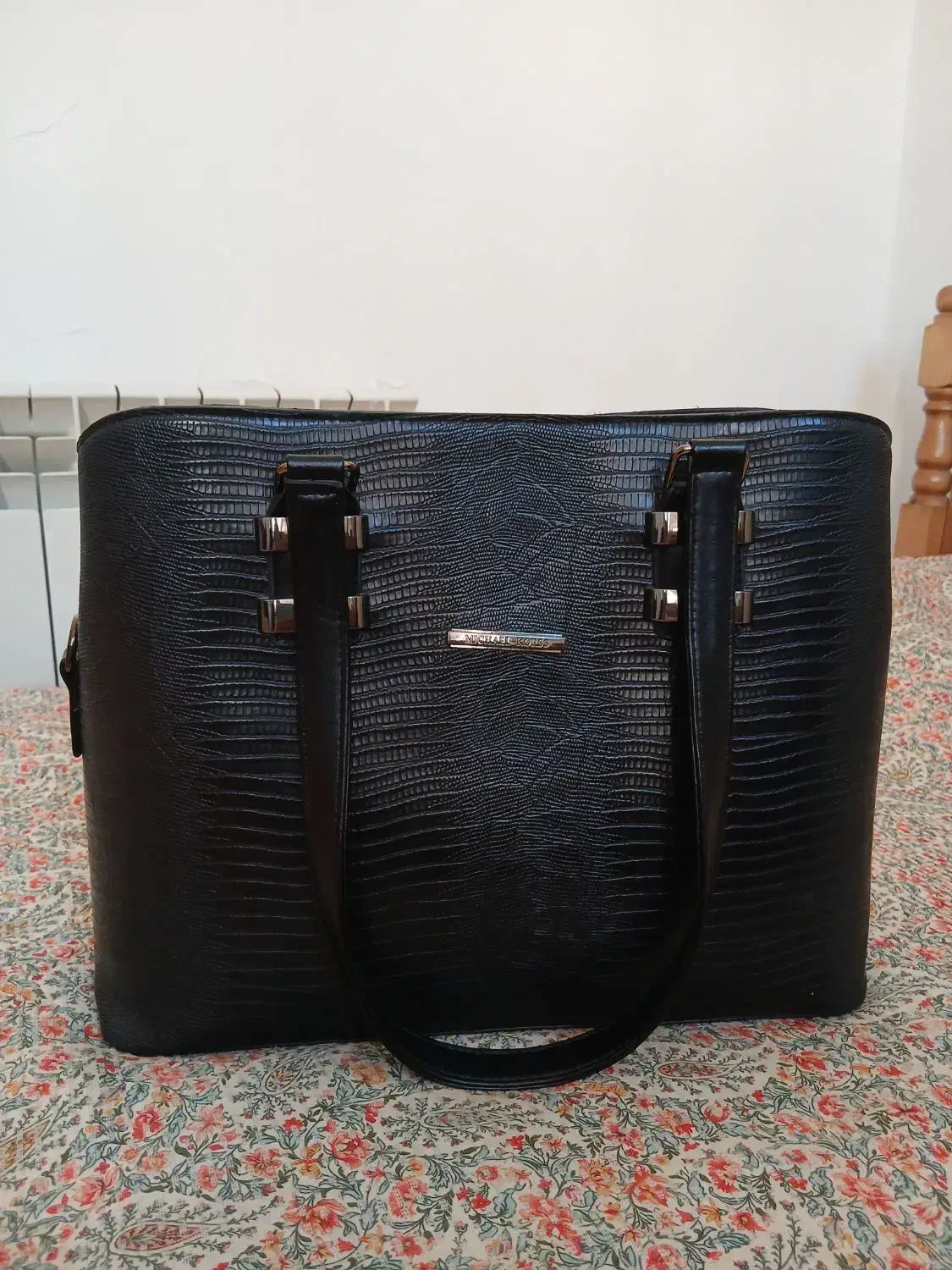 کیف دستی|کیف، کفش، کمربند|اندیشه, اندیشه فاز ۴|دیوار