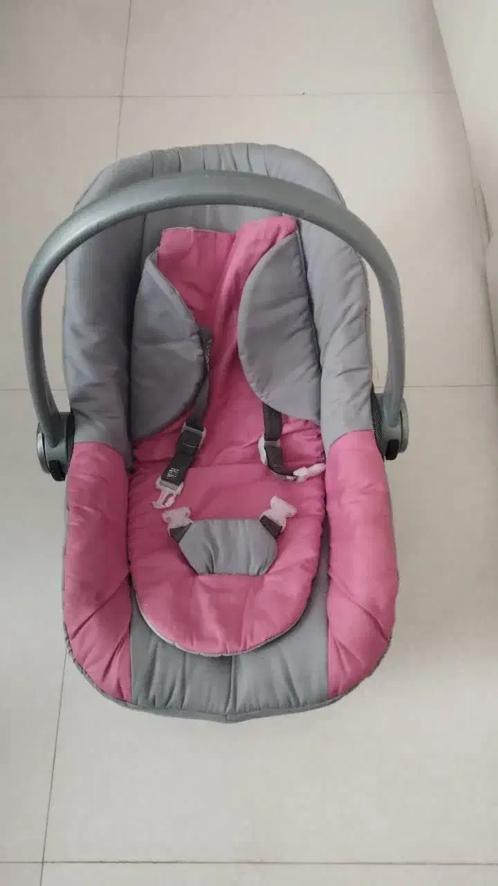 روروک و کریر|کالسکه و لوازم جانبی|تربت‌حیدریه, منصوریه|دیوار