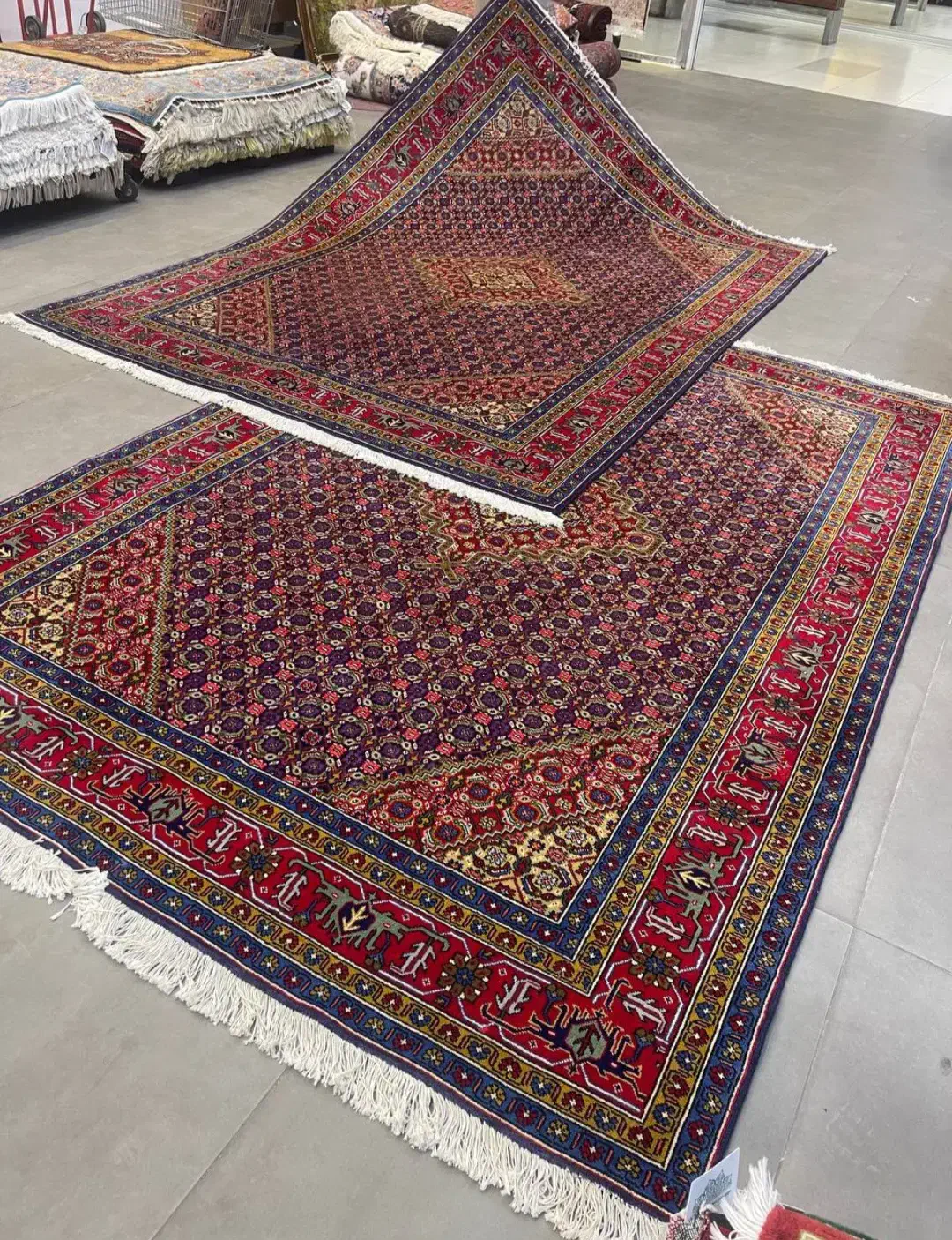 فرش دستباف (بساک) یه جفت ۳ و یه جفت ۶ متری ست هم|فرش|مشکین‌دشت, |دیوار