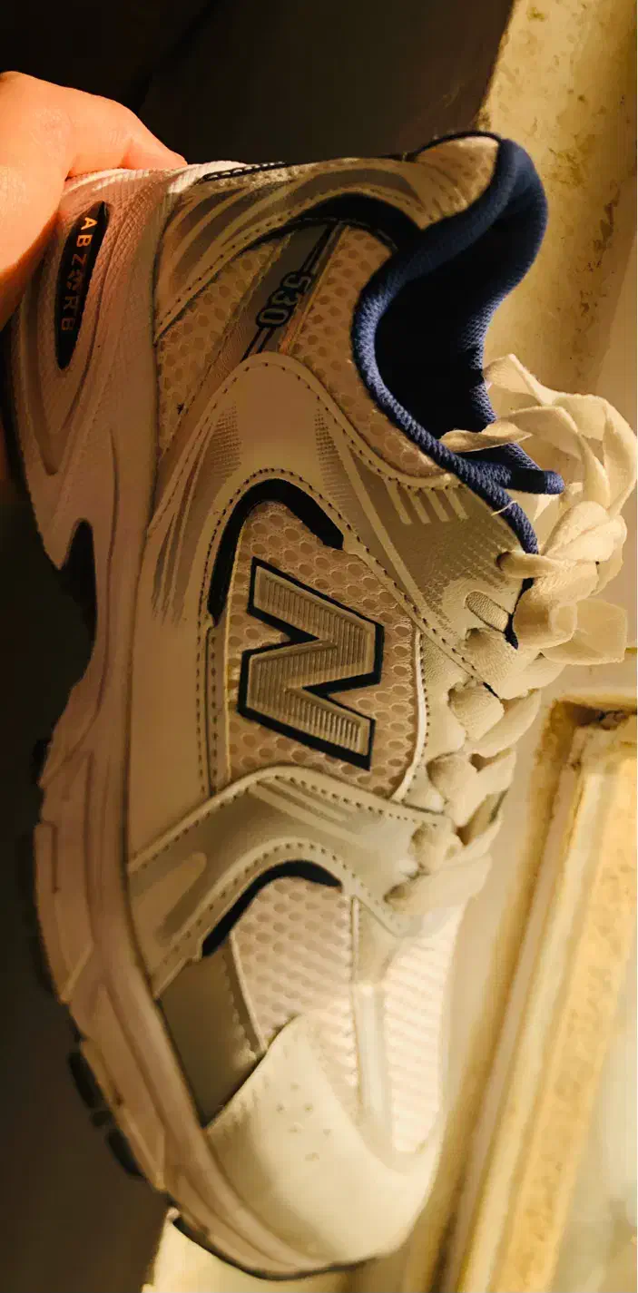 کتونی زنانه|کیف، کفش، کمربند|شیروان (خراسان), |دیوار