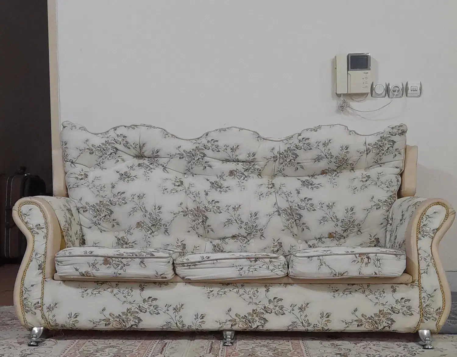 فروش مبل دست دوم|مبلمان خانگی و میز عسلی|نجفآباد, قلعه سفید|دیوار