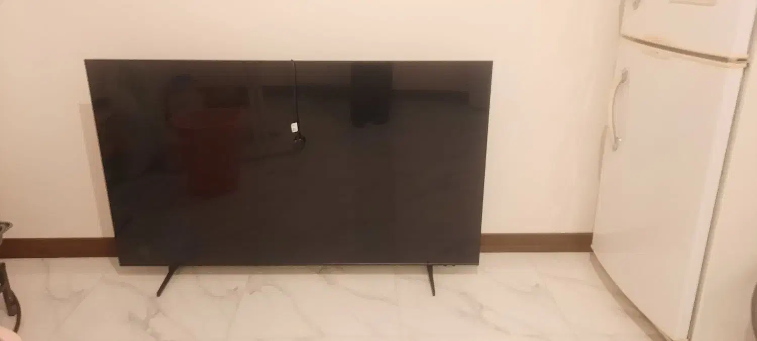 تلوزیون شکسته|تلویزیون و پروژکتور|کرج, شهرک جهان آرا|دیوار