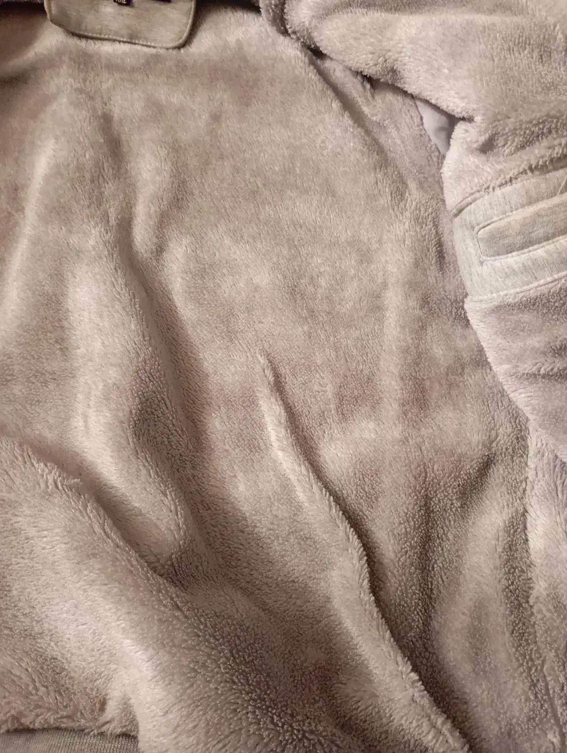 کاپشن نخی|لباس|فومن, |دیوار