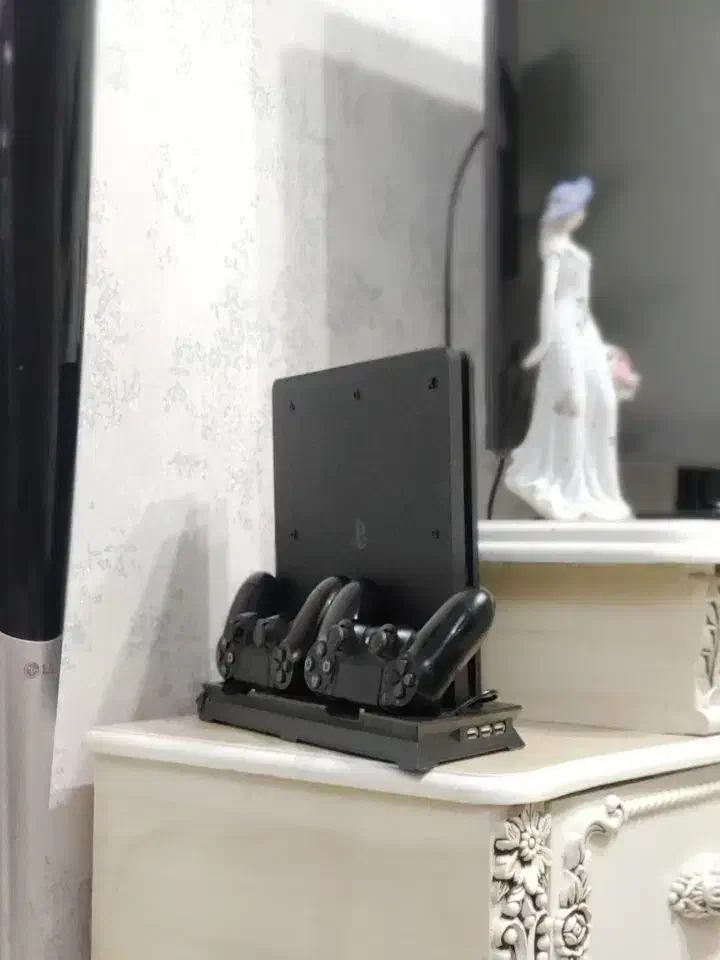 پلی استیشن 4 اسلیم دو دسته (1ترابایت)|کنسول، بازی ویدئویی و آنلاین|گلستان (تهران), |دیوار