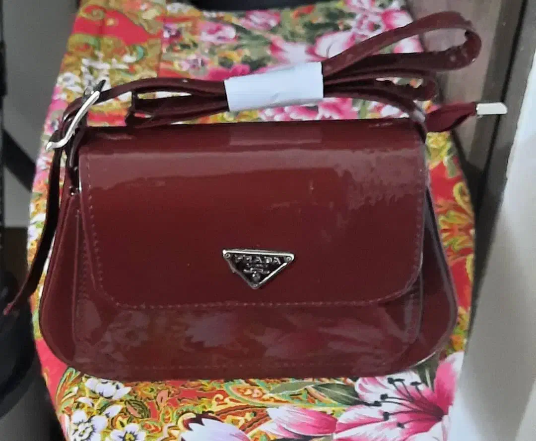 کیف|کیف، کفش، کمربند|اصفهان, اشکاوند|دیوار