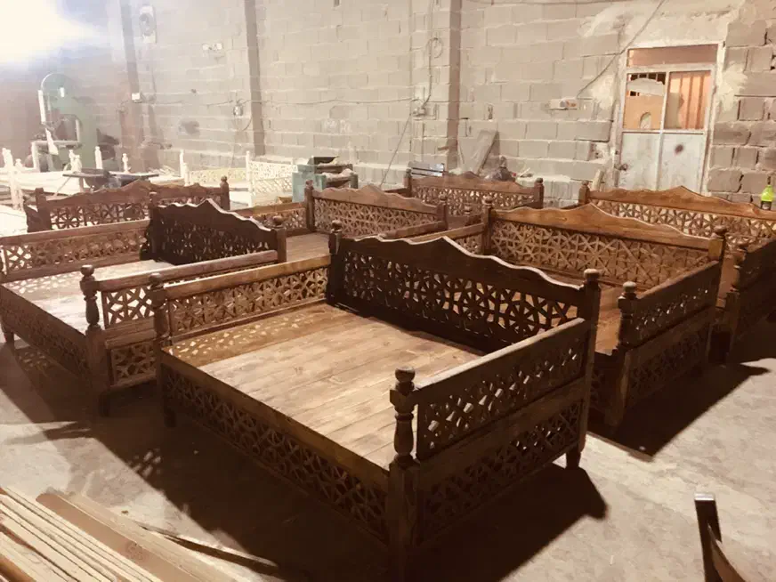 تخت سنتی|مبلمان خانگی و میز عسلی|شیراز, گچی|دیوار