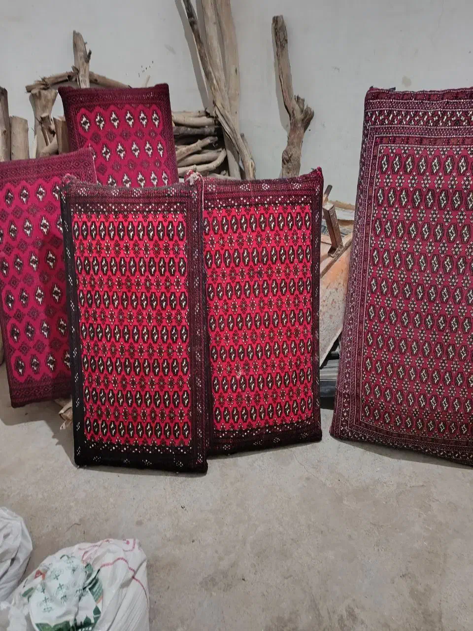 پشتی دست بافت|پشتی|زابل, |دیوار