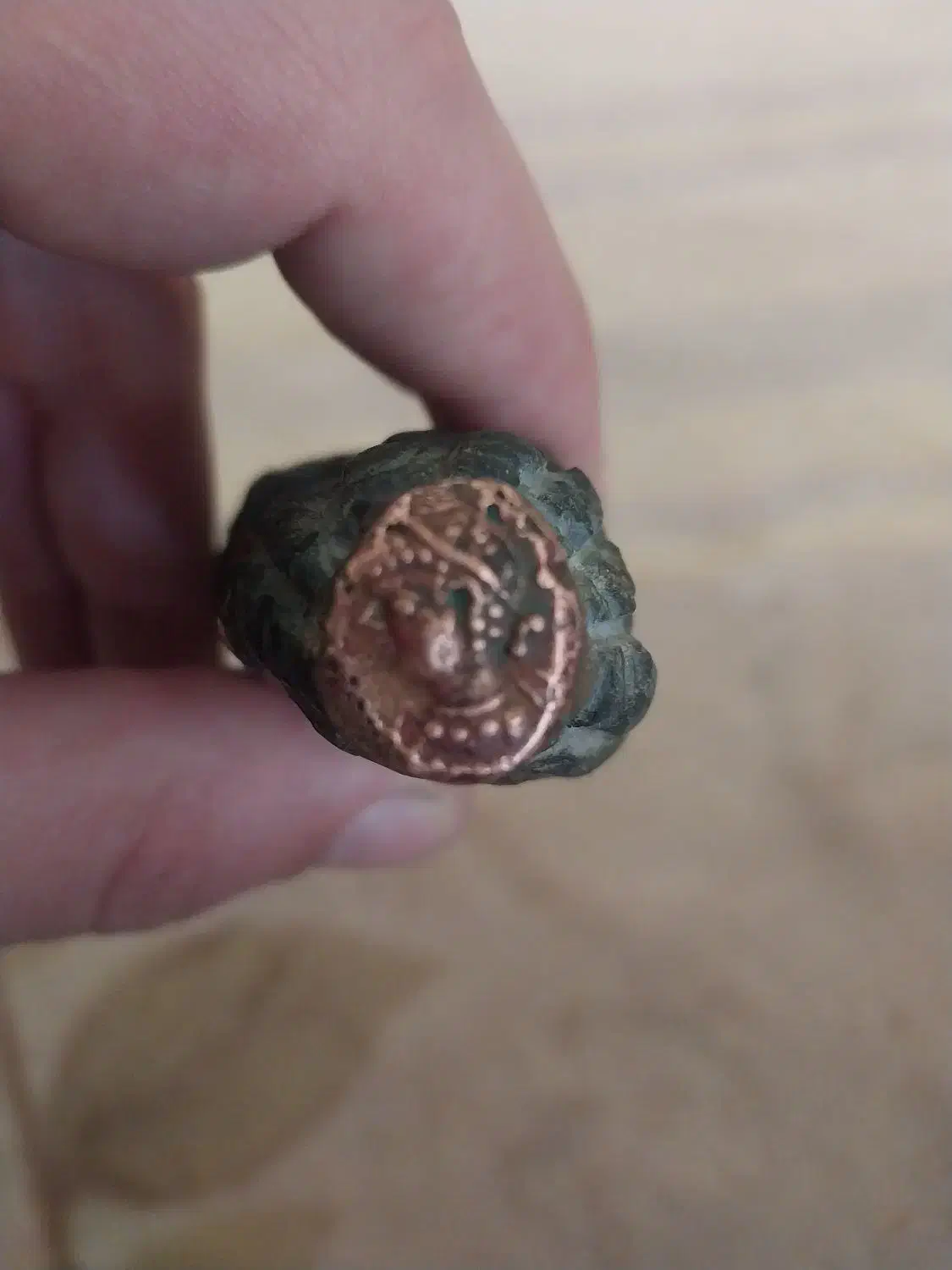 سنگ بت آنتیک|کلکسیون اشیاء عتیقه|شهرکرد, |دیوار