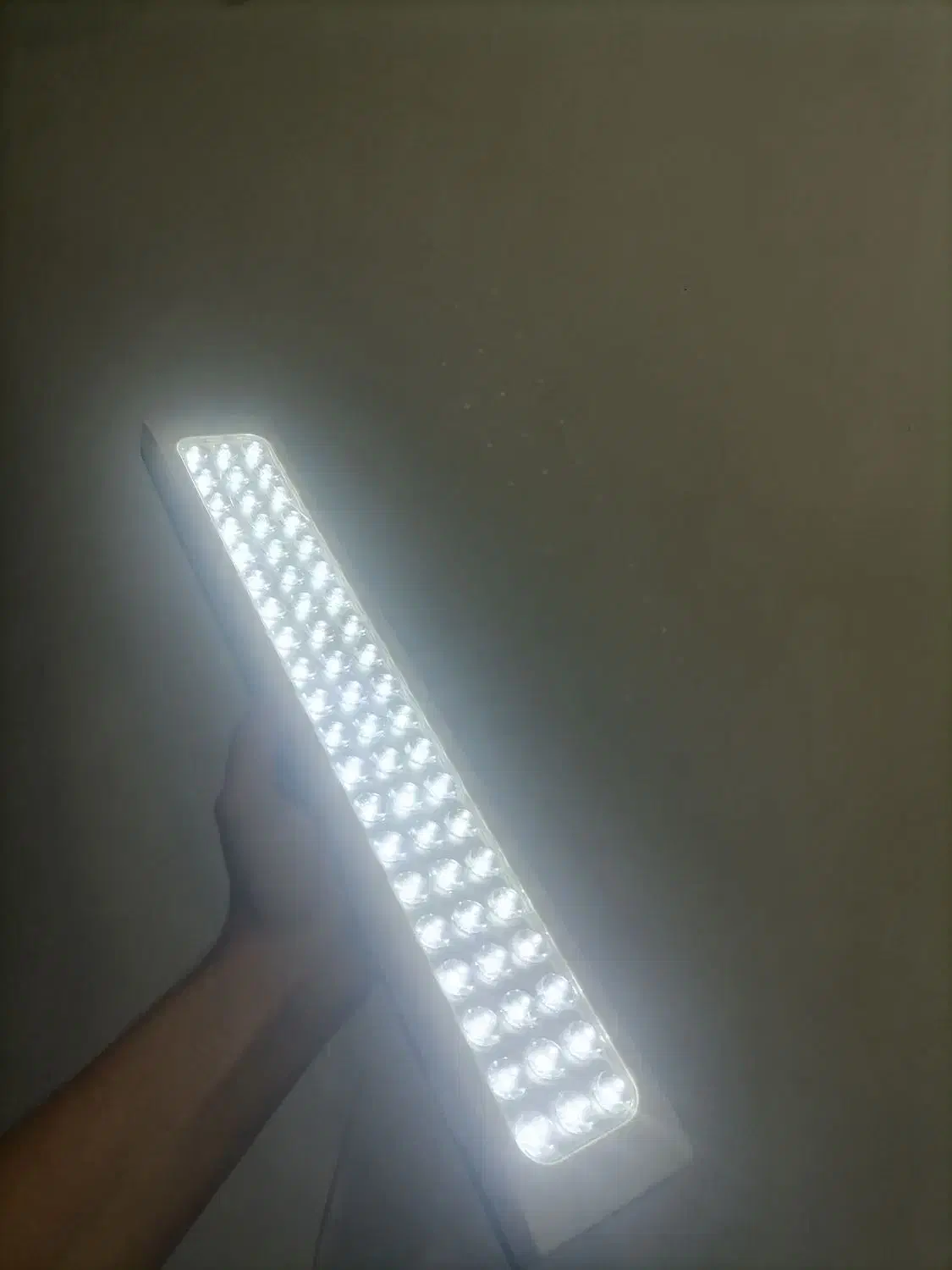 چراغ اضطراری شارژی 60چراغ درجه یک|لامپ و چراغ|شهرکرد, |دیوار