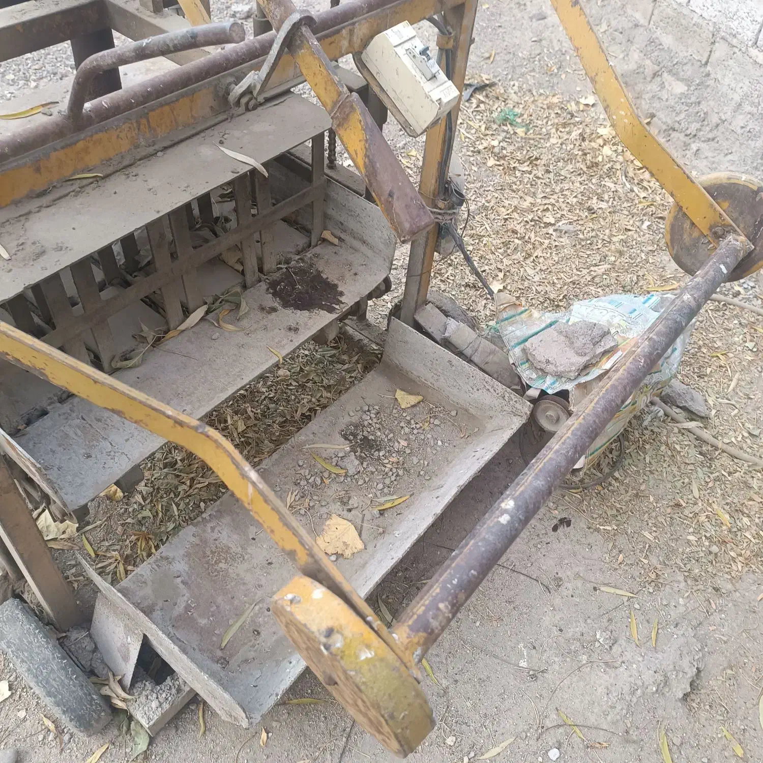 دستگاه بلوک زن . چهار تایی|ماشین‌آلات صنعتی|اردبیل, |دیوار