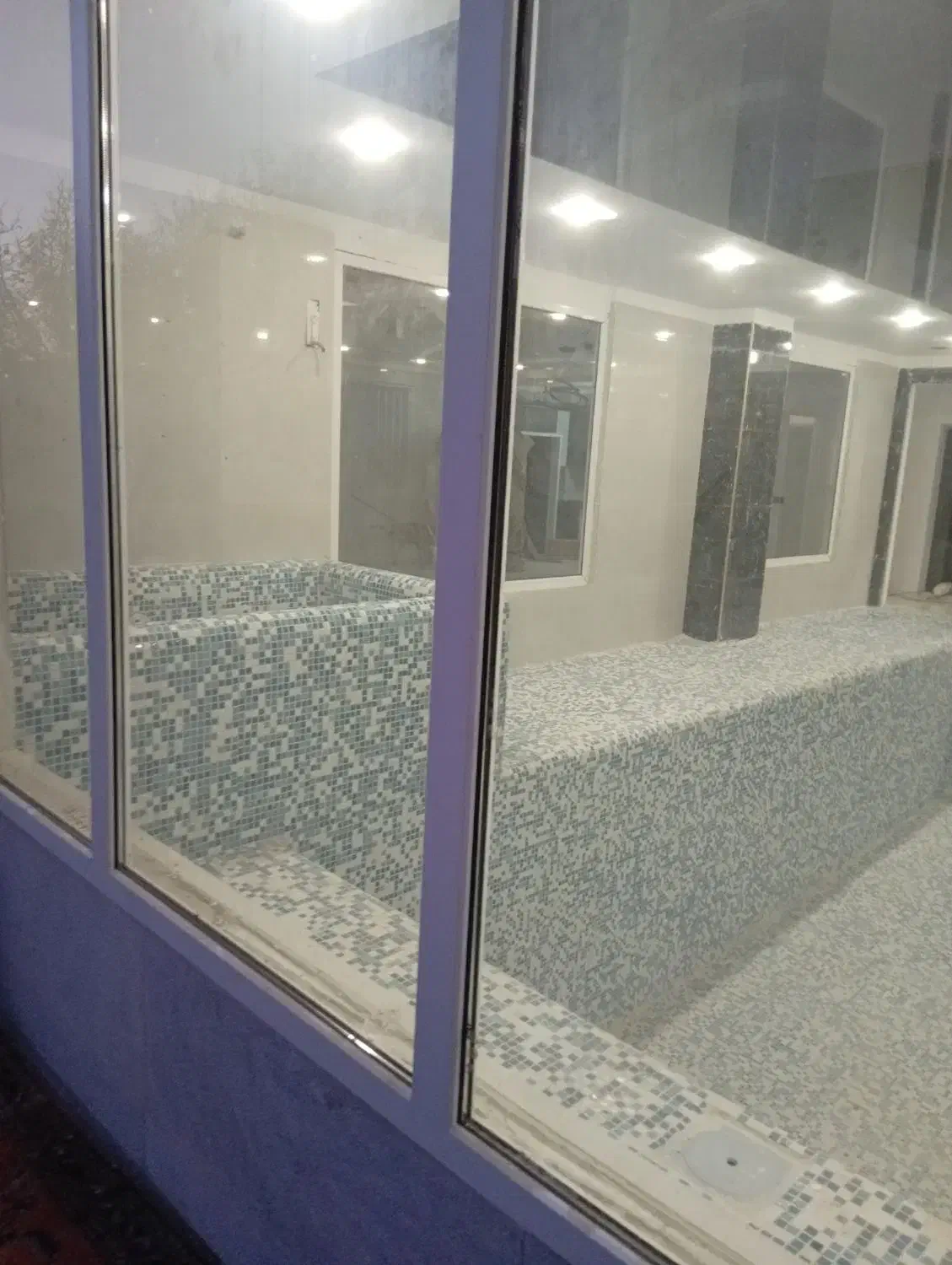 ساخت استخر ویلا سرامیک کاری جکوزی سازنده پیمانکار|خدمات پیشه و مهارت|آبیک, |دیوار