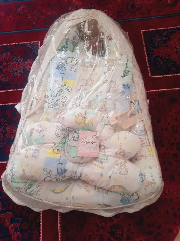 تشک خواب کودک به همراه پتو|اسباب و اثاث بچه|اسدآباد, |دیوار
