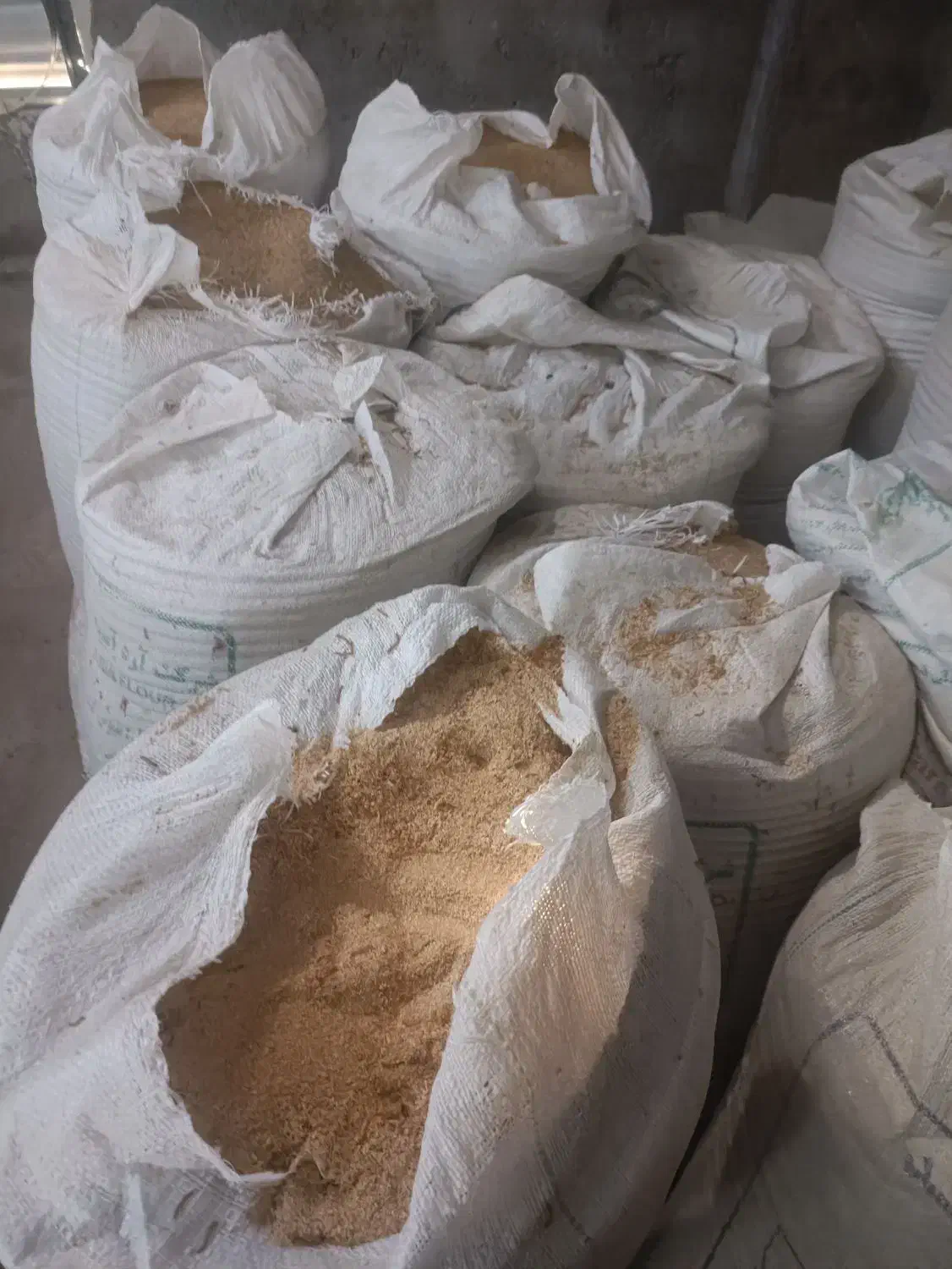 فروش کود کرمملورم|گل و گیاه طبیعی|شیراز, علی آباد|دیوار