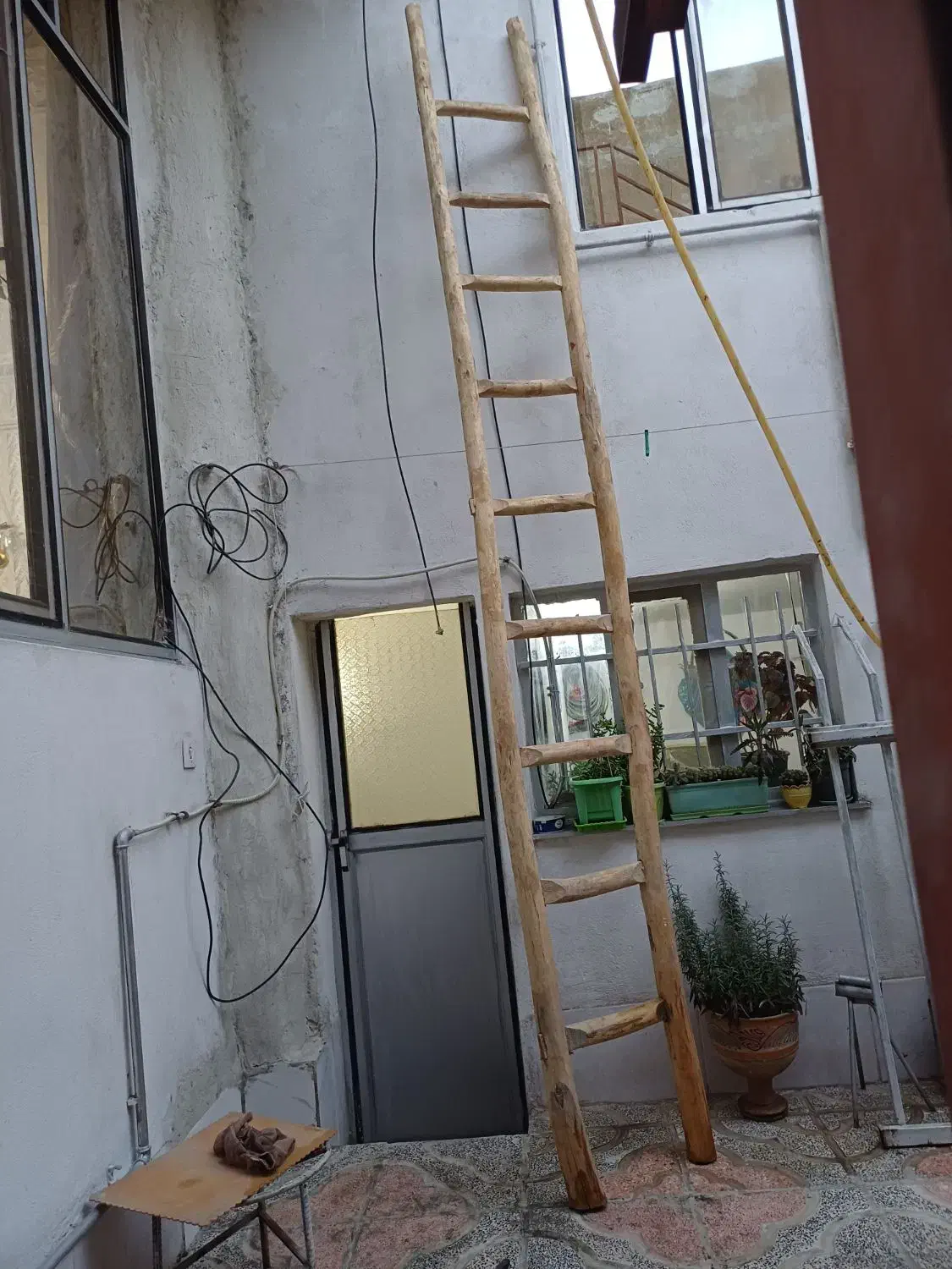 پله چوبی ۳ متر و نیم ، تمیز|ابزارآلات|کرمانشاه, |دیوار