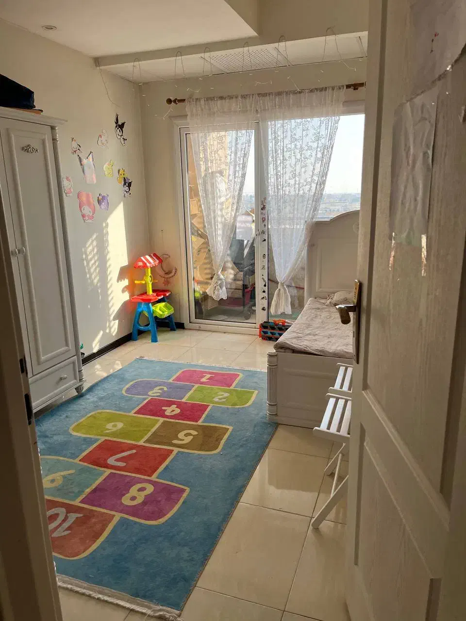 واحدی زیبا در مجتمعِ خوش نامِ منطقه گمرک هلال احمر|فروش آپارتمان|تهران, انبار نفت|دیوار