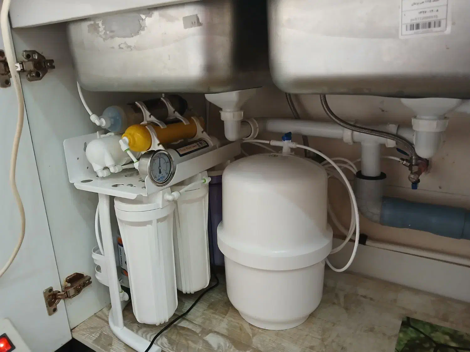 نصب و سرویس و تعمیر آب تصفیه خانگی|خدمات پیشه و مهارت|پرند, فاز ۵|دیوار