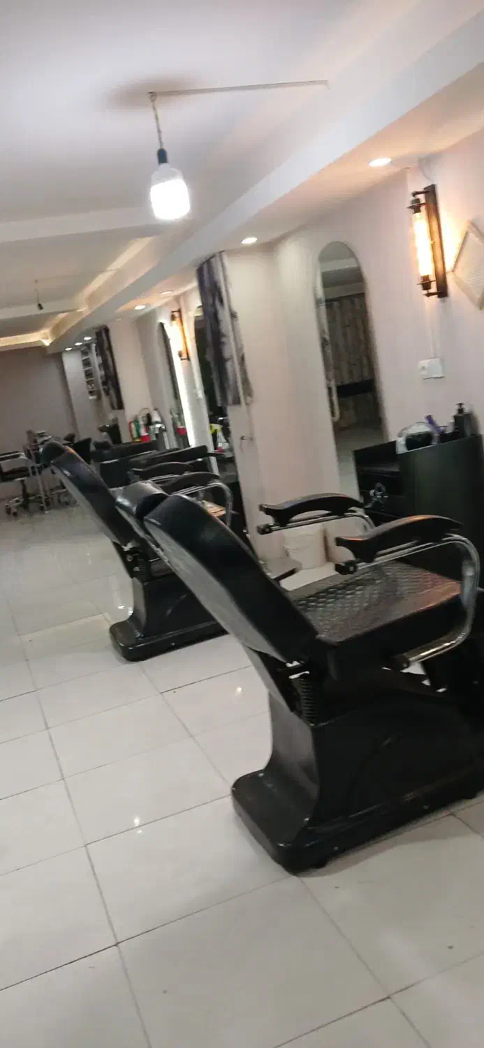 استخدام پرسنل باتجربه در سالن زیبایی|استخدام درمانی، زیبایی، بهداشتی|اسلام‌شهر, شهرک الهیه|دیوار