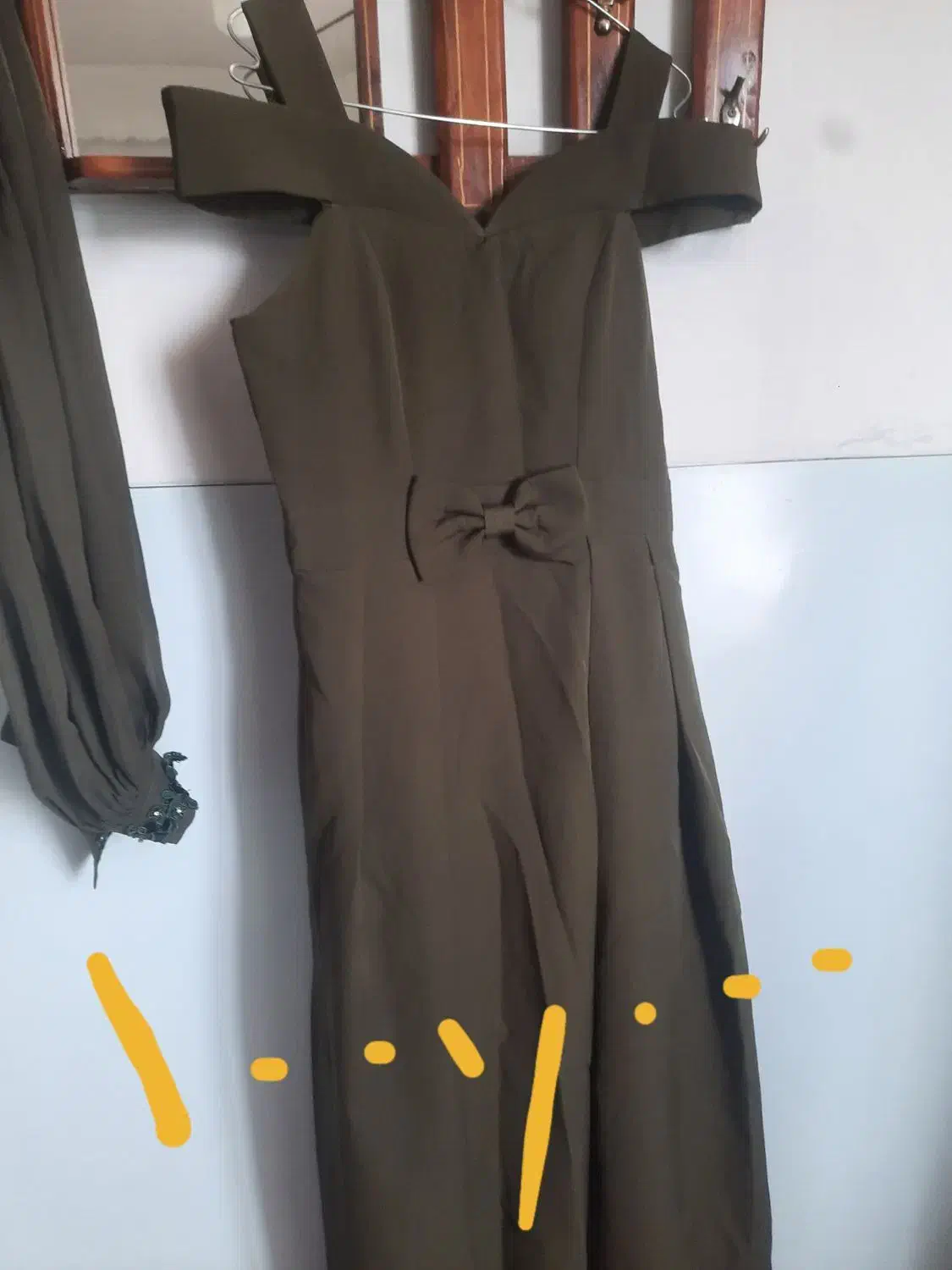 لباس مجلسی|لباس|دورود, |دیوار