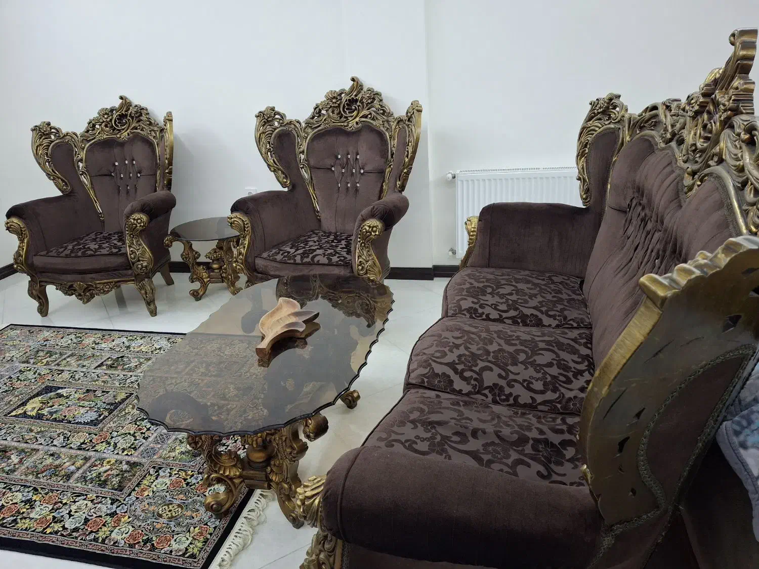 مبلمان ۷نفره سلطنتی همراه بایه میزوسط ودوعسلی|مبلمان خانگی و میز عسلی|فریدونکنار, |دیوار