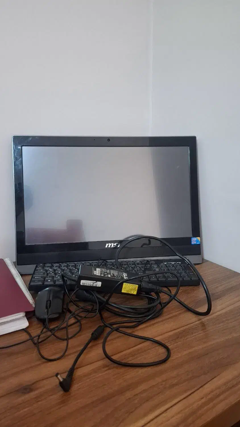 کامپیوتر|رایانه رومیزی|صدرا-فارس, فاز ۱|دیوار