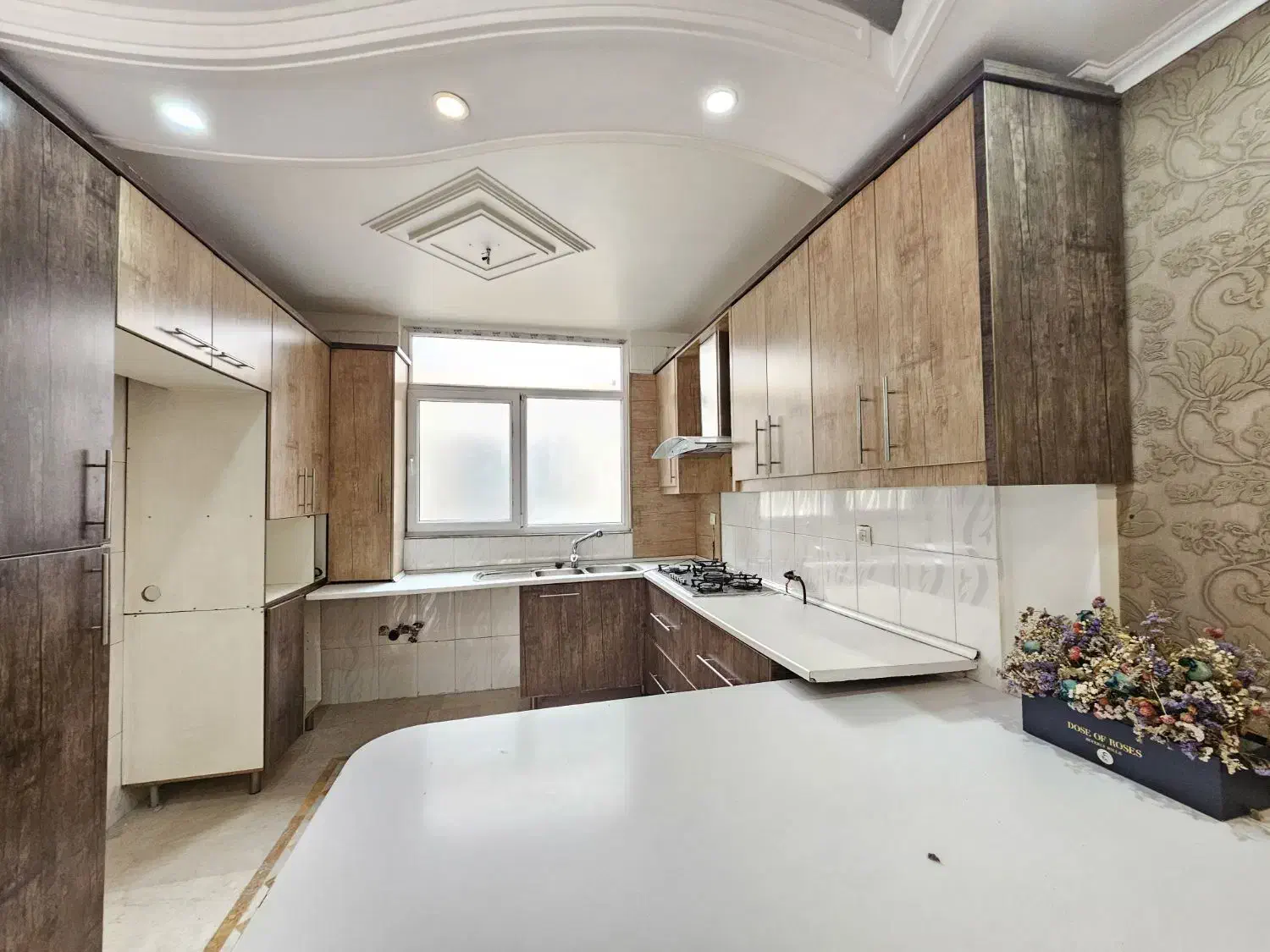 ۱۰۵ متر/خوش نقشه/کوچه پهن/فول امکانات