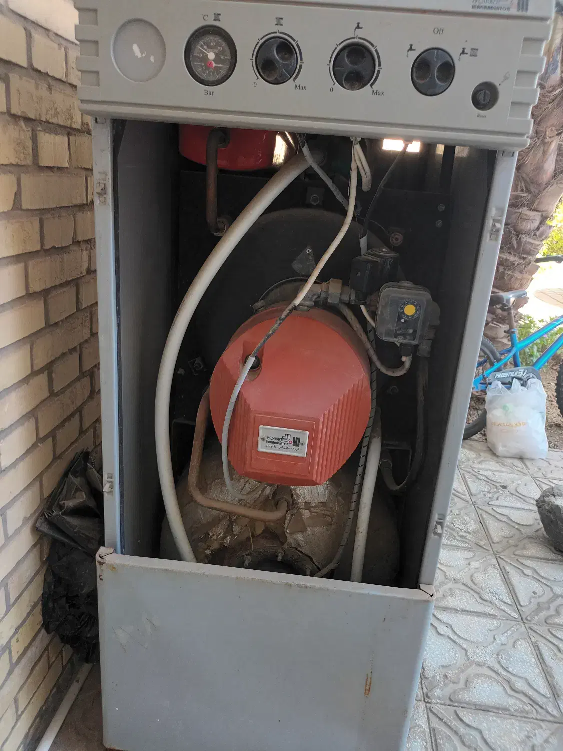 پکیج زمینی ایران رادیاتور|آبگرمکن، پکیج، شوفاژ|طبس, |دیوار