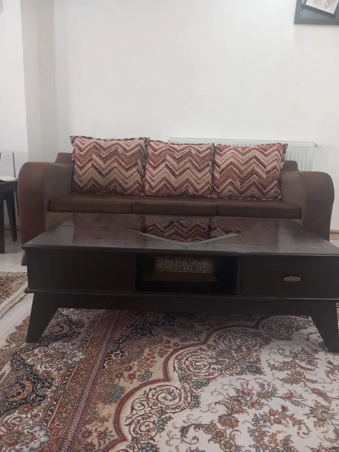 مبل راحتی همراه میز جلو مبلی|مبلمان خانگی و میز عسلی|محمدیه-قزوین, |دیوار